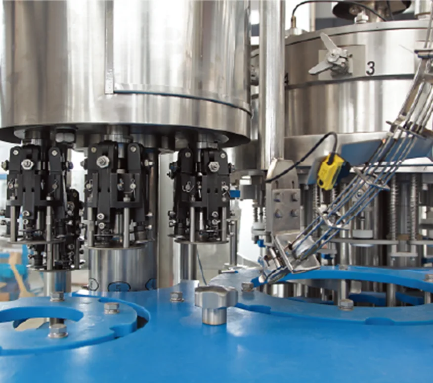 Ligne de remplissage de boissons gazeuses en bouteilles en verre